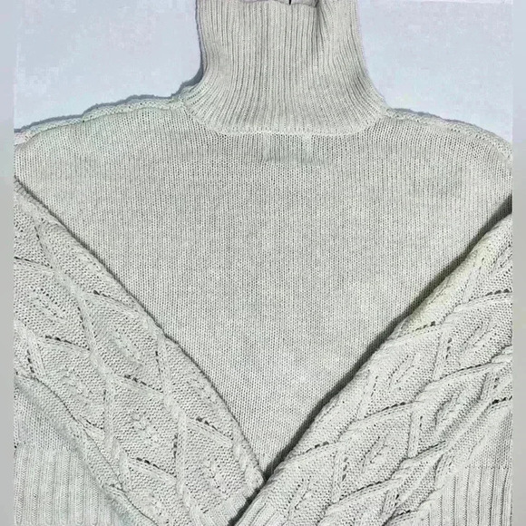 Pink Rose Women’s Size Medium Cream Cropped Full Zipper Sweater, Knit - Picture 4 of 8